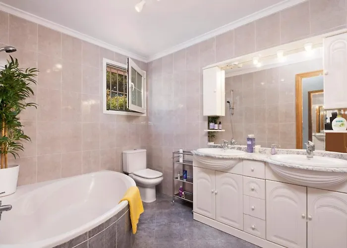 Oasis By فيلة ماربيا